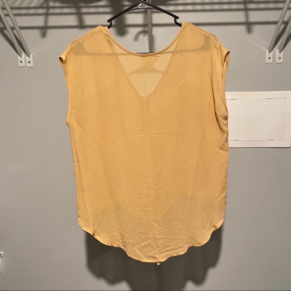 Sheer Peach Top - Picture 3 of 4